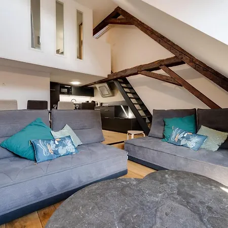 Апартаменты Le Septqatre - Grand Triplex Au Coeur De La Vieille *