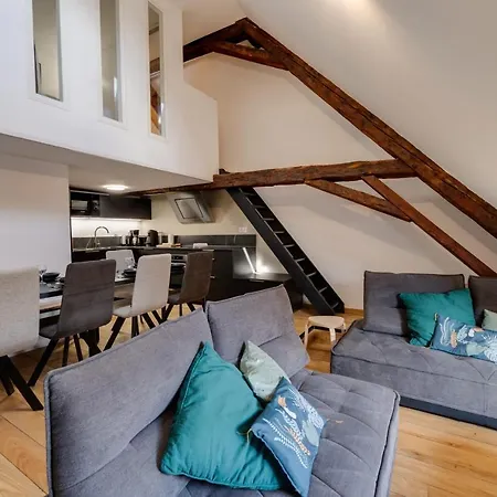 Le Septqatre - Grand Triplex Au Coeur De La Vieille